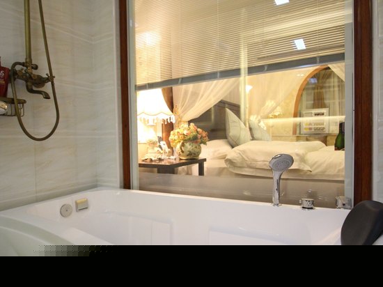 豪华宫廷大床房