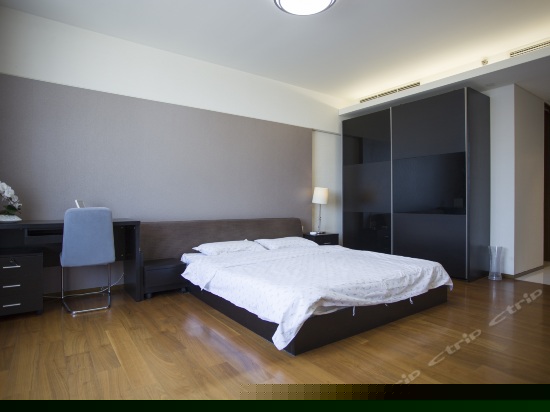 豪华双人大床房