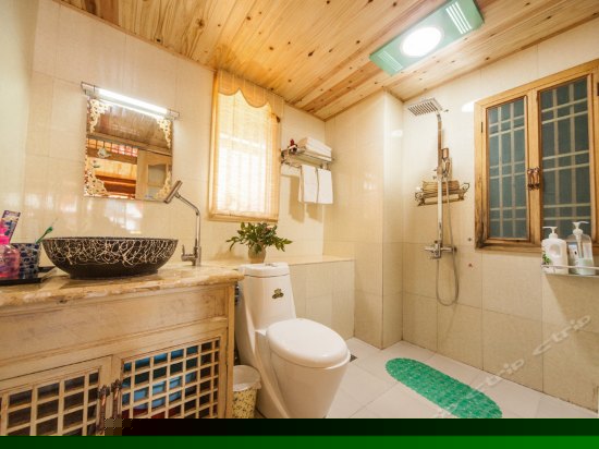 二楼标间桃花源记