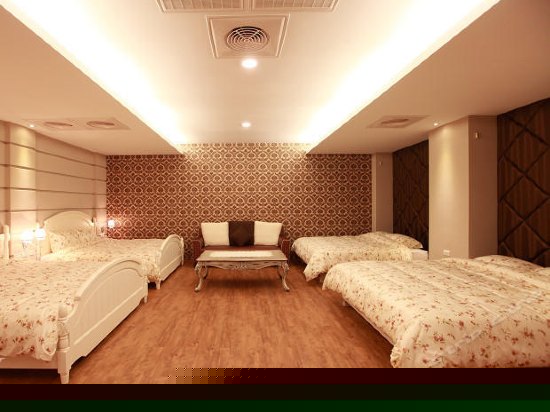 亚维侬八人套房（无窗）