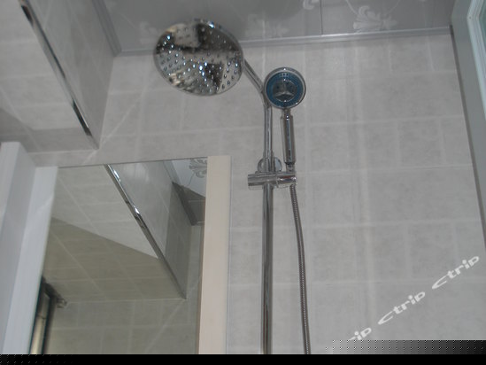 豪华电脑大床间