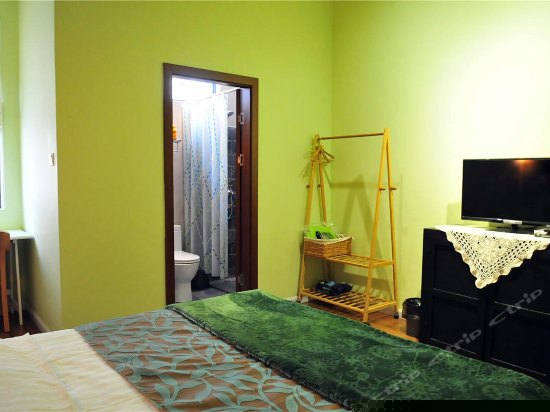 抱庭舒适大床房