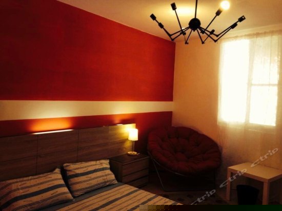 红色角落四人间