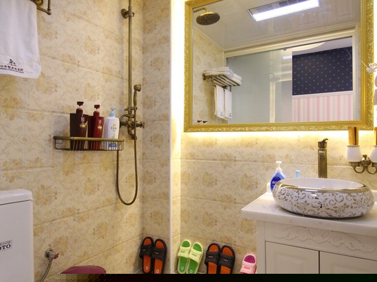 豪华宫廷家庭房