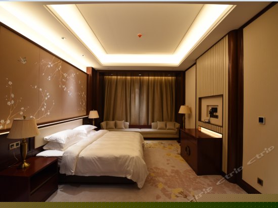 豪华无敌海景大床房