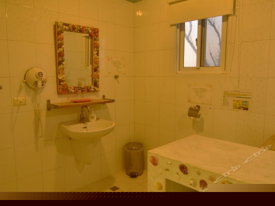 室内泡汤温馨四人房