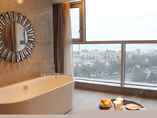 商务海景大床房