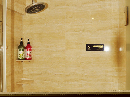 豪华园景家庭房