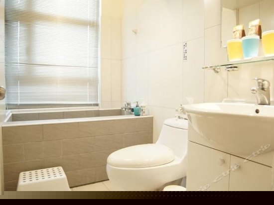 地中海风格温馨四人房