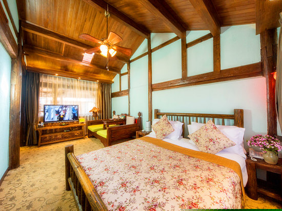 四号店温馨家庭房