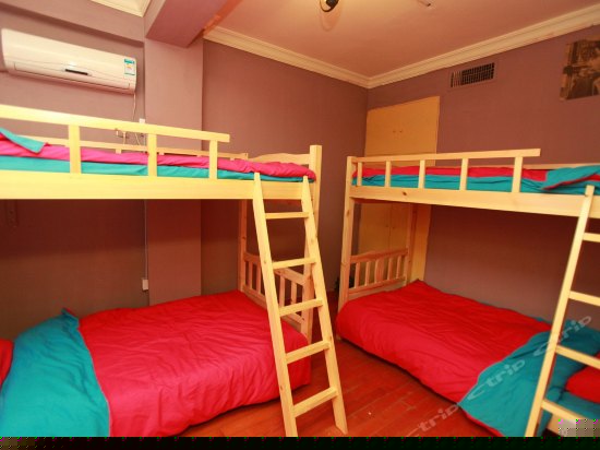 女生4人间（床位）