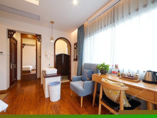 静离（江南烟雨房）