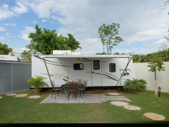 豪华连通家庭庭院
