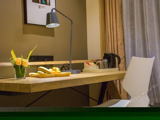 朵霾高级大床房