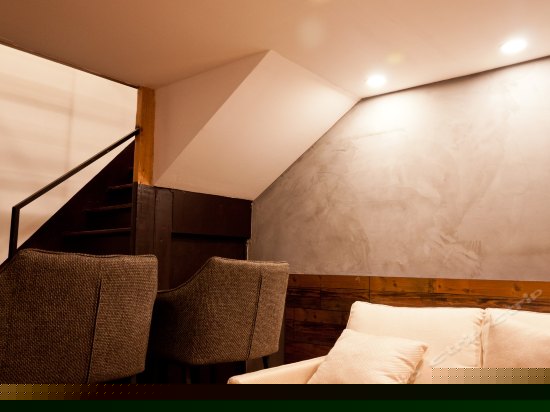 Loft复式庭院阳台四人间