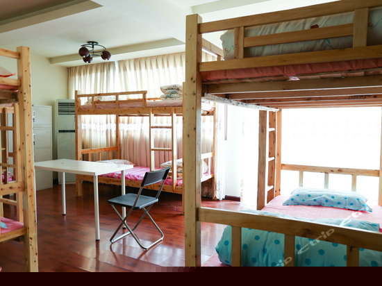 女生八人间（床位）