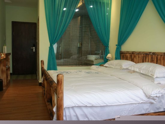 阳光蜜月大床房