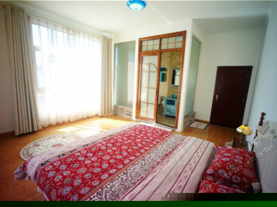 温馨豪华大床房