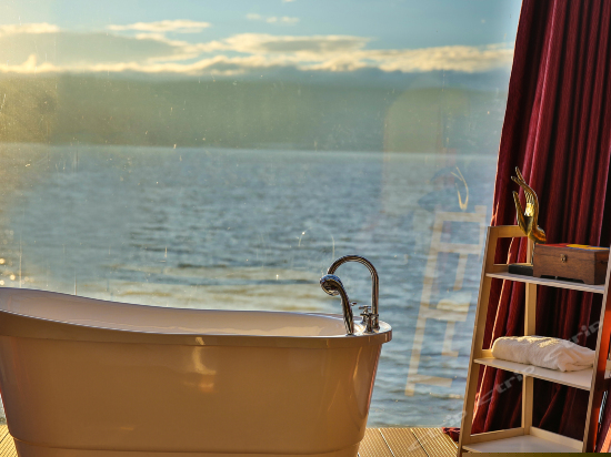 豪华海景蜜月套房