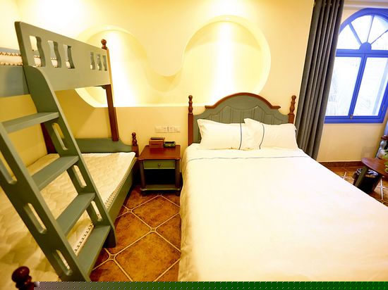 椰林亲子房四人间