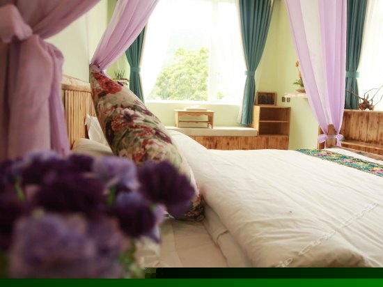 阳光蜜月豪华大床房