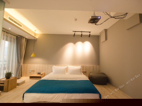 90°榻榻米影音房