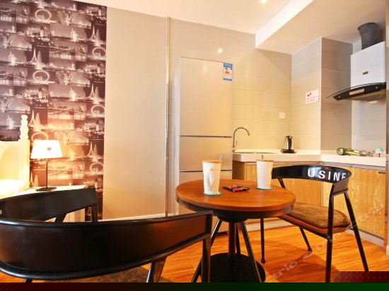 摩登英伦大床房