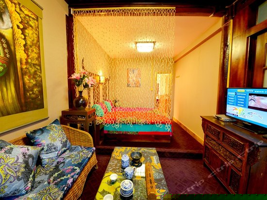 豪华卷珠帘蜜月套房