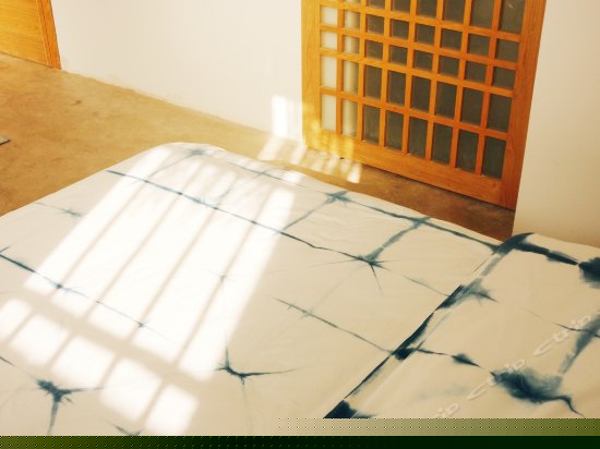 庭院扎染大床房