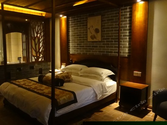 阳台观景大床房