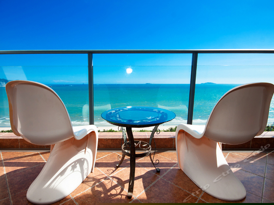 无敌海景大床房