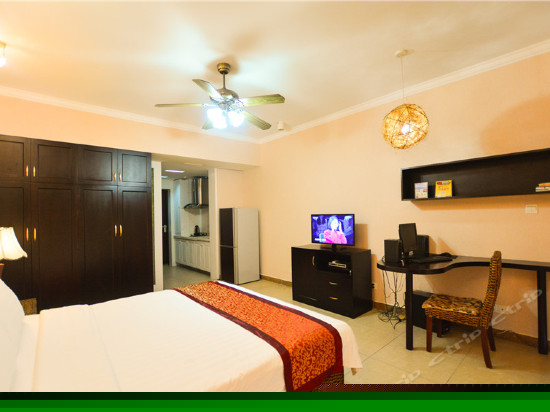 高级海景电脑大床房