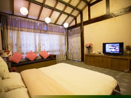 蜜月豪华大床房