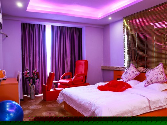 多功能主题房