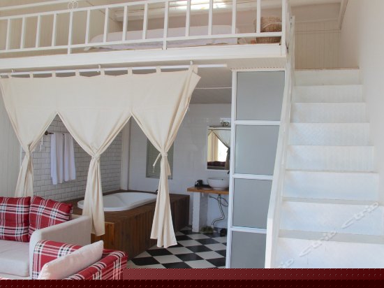 三层海景跃层浴缸大床房303