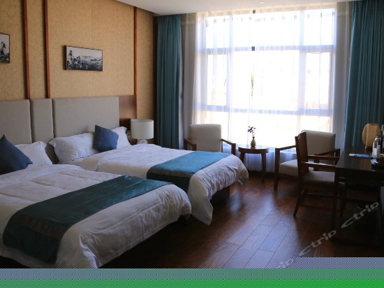 舒适山景双床房