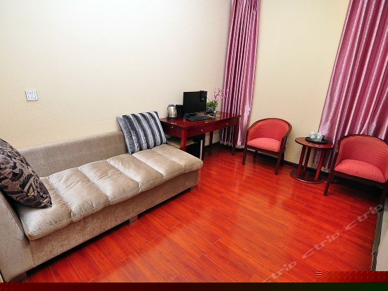 豪华民族双床房