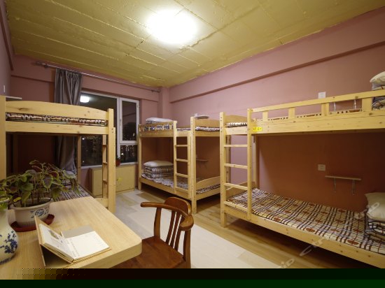 男生六人间(床位)