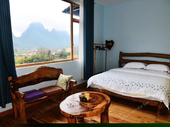 原木阳台家庭房