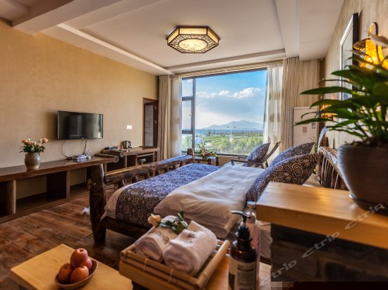 原木民族风情海景大床房