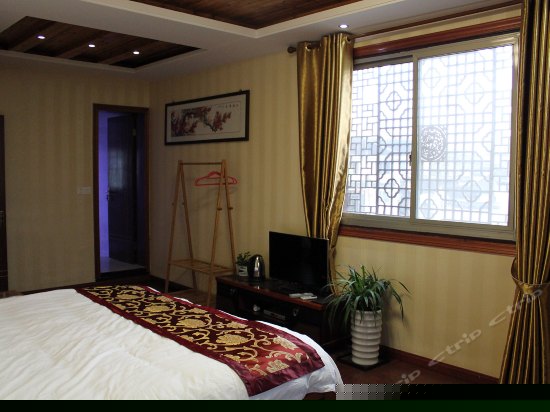 临河观景大床房