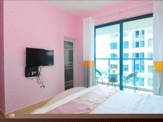 温馨蜜月阳台园景大床房