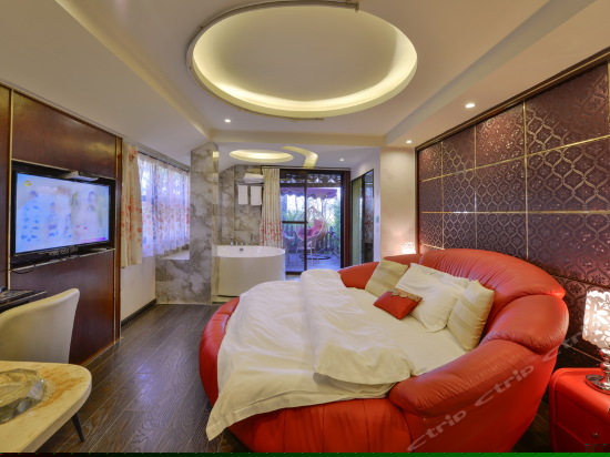 花园江景露台蜜月大床房