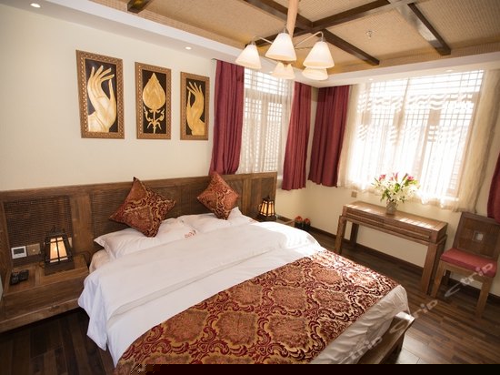 一楼东南亚大床