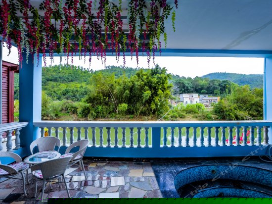 木屋三卧室温泉别墅