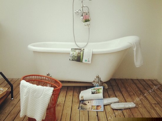 星空湖景大床房