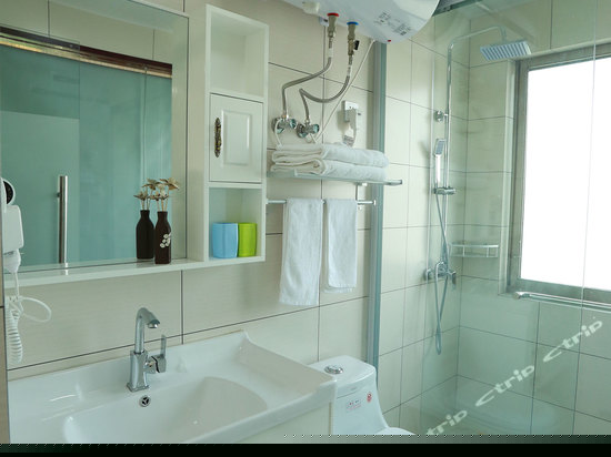 蓝调主题圆床房