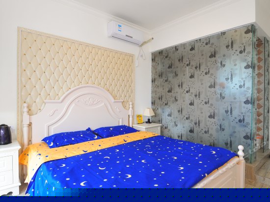 美景阳台独卫大床房