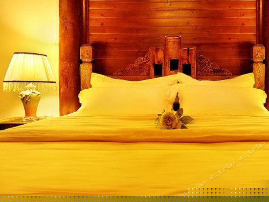 雨荷-雪山景大床房