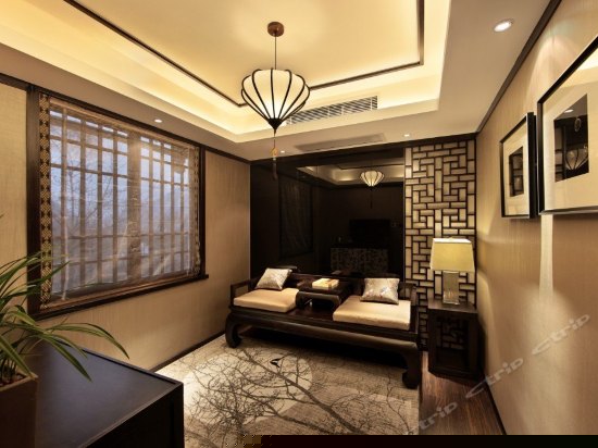 禅意套房（带阳光书房)